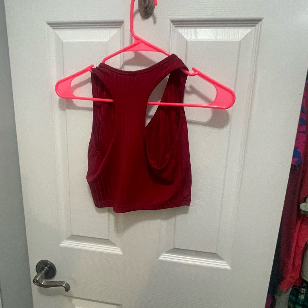 SHEIN Red Cut Out Crop Tank Top - Picture 5 of 8